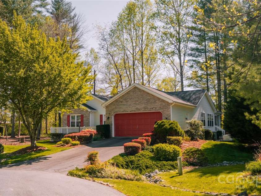 9 Manakiki Court, Etowah, NC 28729.  MLS# CAR4245266, YatesRealty ID 17356. Front view Cul-de sac