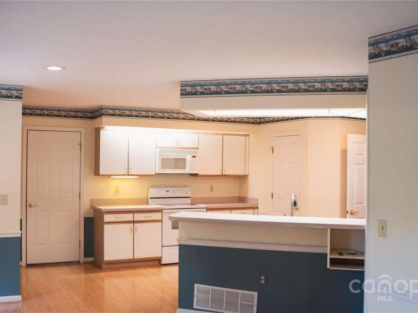 9 Manakiki Court, Etowah, NC 28729.  MLS# CAR4245266, YatesRealty ID 17356. Kitchen