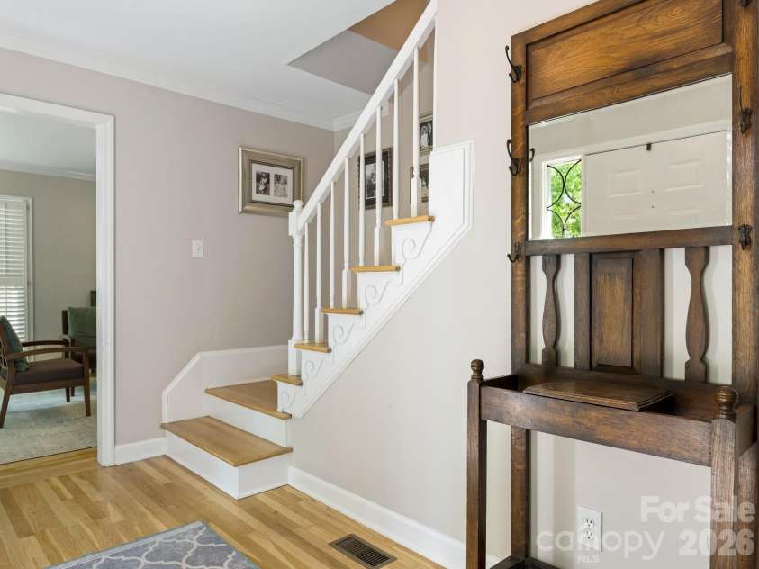 5017 Lindstrom Drive, Charlotte, NC 28226.  MLS# CAR4371600, YatesRealty ID 17357. Foyer