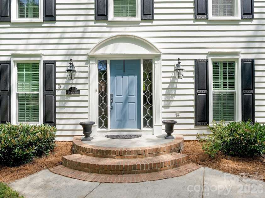 5017 Lindstrom Drive, Charlotte, NC 28226.  MLS# CAR4371600, YatesRealty ID 17357. Front Door