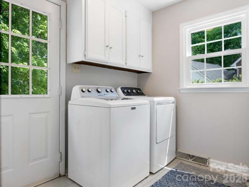 5017 Lindstrom Drive, Charlotte, NC 28226.  MLS# CAR4371600, YatesRealty ID 17357. Laundry