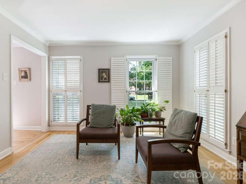 5017 Lindstrom Drive, Charlotte, NC 28226.  MLS# CAR4371600, YatesRealty ID 17357. Living Room
