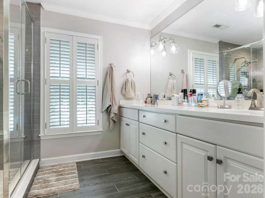 5017 Lindstrom Drive, Charlotte, NC 28226.  MLS# CAR4371600, YatesRealty ID 17357. Primary Bathroom
