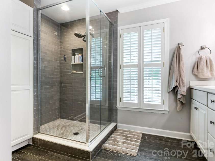 5017 Lindstrom Drive, Charlotte, NC 28226.  MLS# CAR4371600, YatesRealty ID 17357. Primary Bathroom
