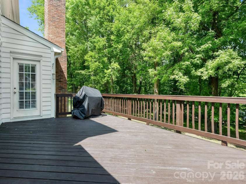 5017 Lindstrom Drive, Charlotte, NC 28226.  MLS# CAR4371600, YatesRealty ID 17357. Rear Deck