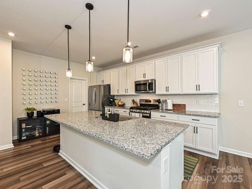 306 Cloudcroft Alley, Charlotte, NC 28217.  MLS# CAR4253444, YatesRealty ID 17358. Kitchen