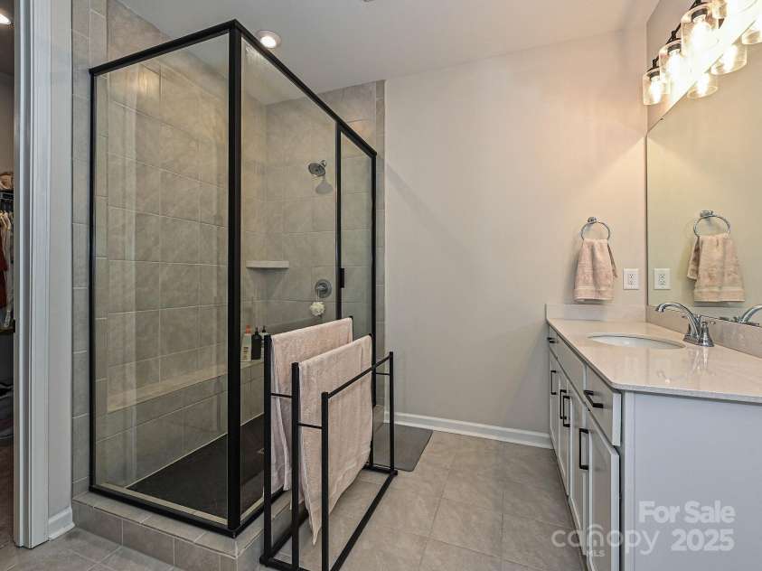 306 Cloudcroft Alley, Charlotte, NC 28217.  MLS# CAR4253444, YatesRealty ID 17358. Primary Bathroom