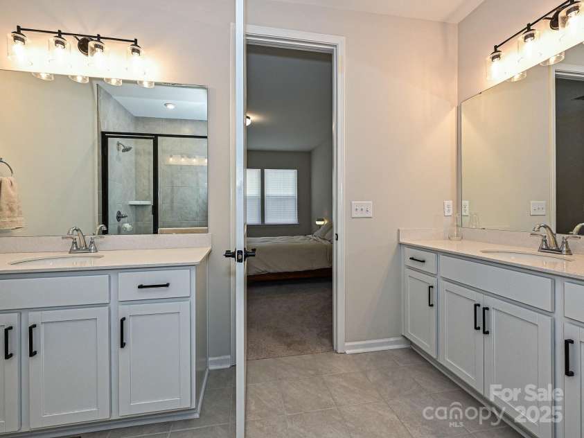 306 Cloudcroft Alley, Charlotte, NC 28217.  MLS# CAR4253444, YatesRealty ID 17358. Primary Bathroom