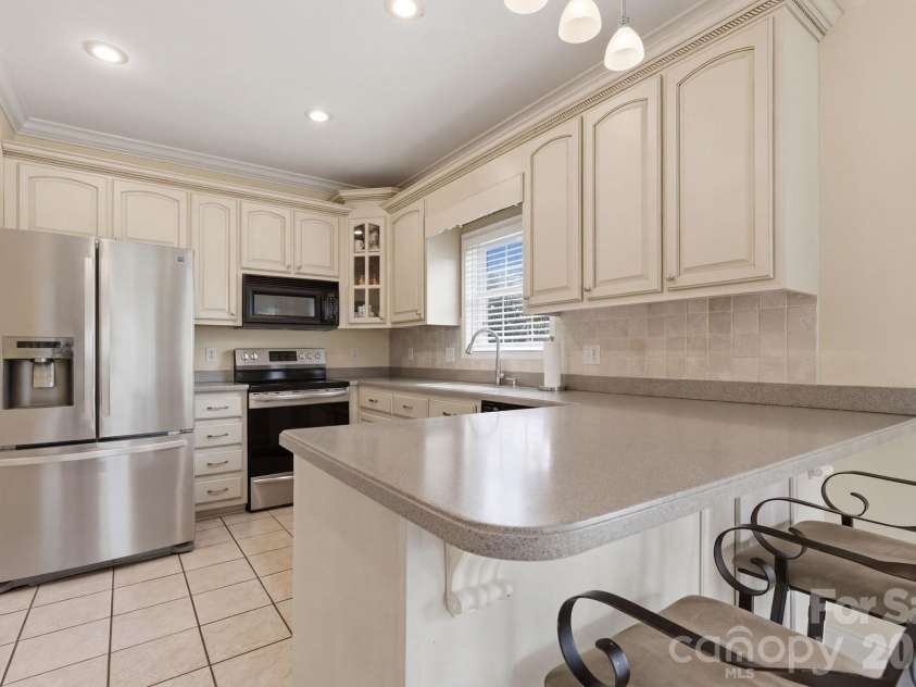 5518 Land Harbour Drive, Granite Falls, NC 28630.  MLS# CAR4364737, YatesRealty ID 17358. 