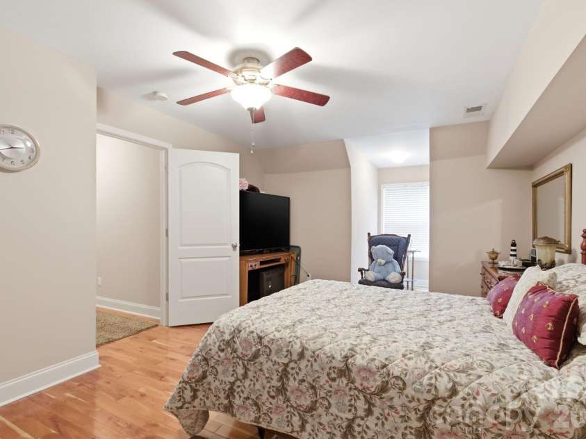 5518 Land Harbour Drive, Granite Falls, NC 28630.  MLS# CAR4364737, YatesRealty ID 17358. 