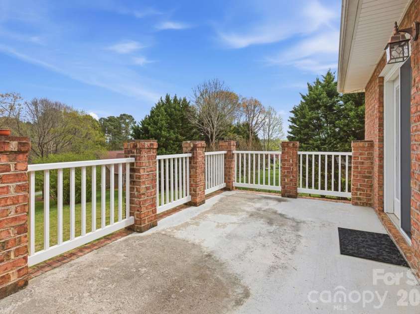 5518 Land Harbour Drive, Granite Falls, NC 28630.  MLS# CAR4364737, YatesRealty ID 17358. 