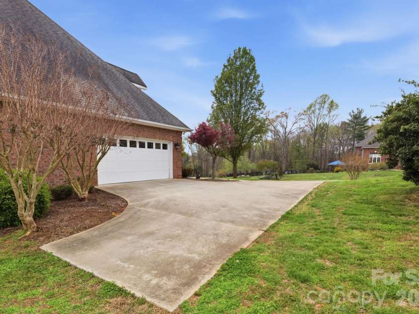 5518 Land Harbour Drive, Granite Falls, NC 28630.  MLS# CAR4364737, YatesRealty ID 17358. 