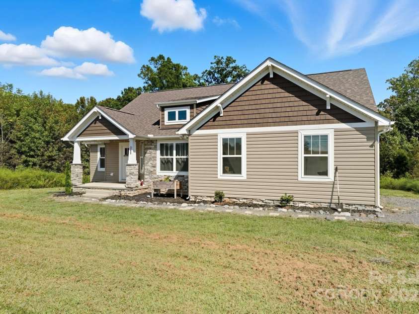 345 Knox Farm Road, Statesville, NC 28677.  MLS# CAR4304653, YatesRealty ID 1736. Front view of Subject