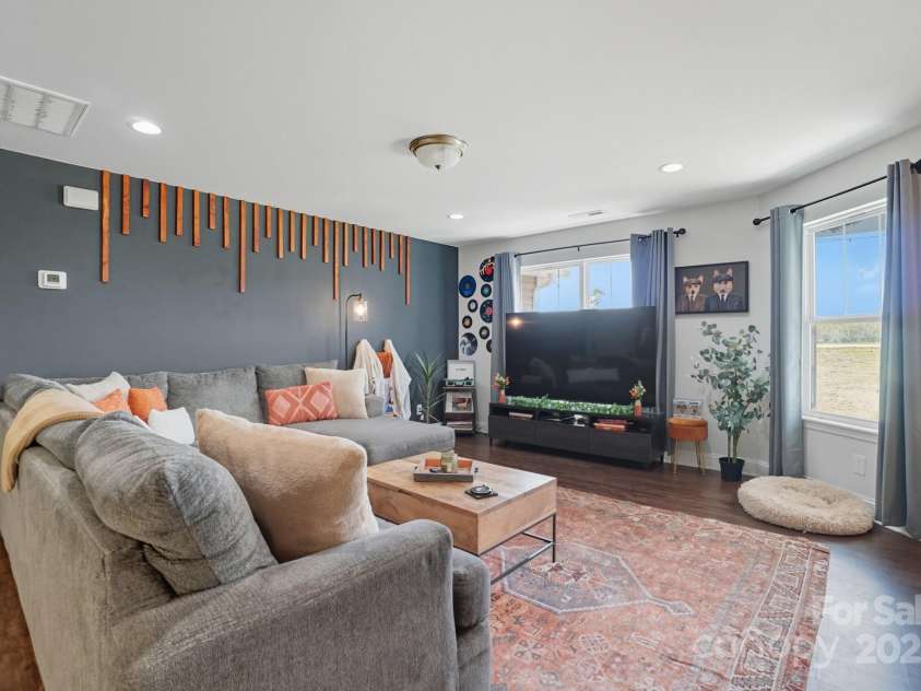 345 Knox Farm Road, Statesville, NC 28677.  MLS# CAR4304653, YatesRealty ID 1736. Living Room