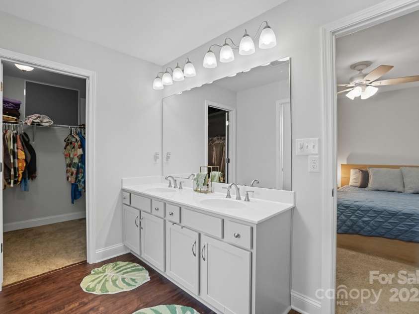 345 Knox Farm Road, Statesville, NC 28677.  MLS# CAR4304653, YatesRealty ID 1736. Main Bath