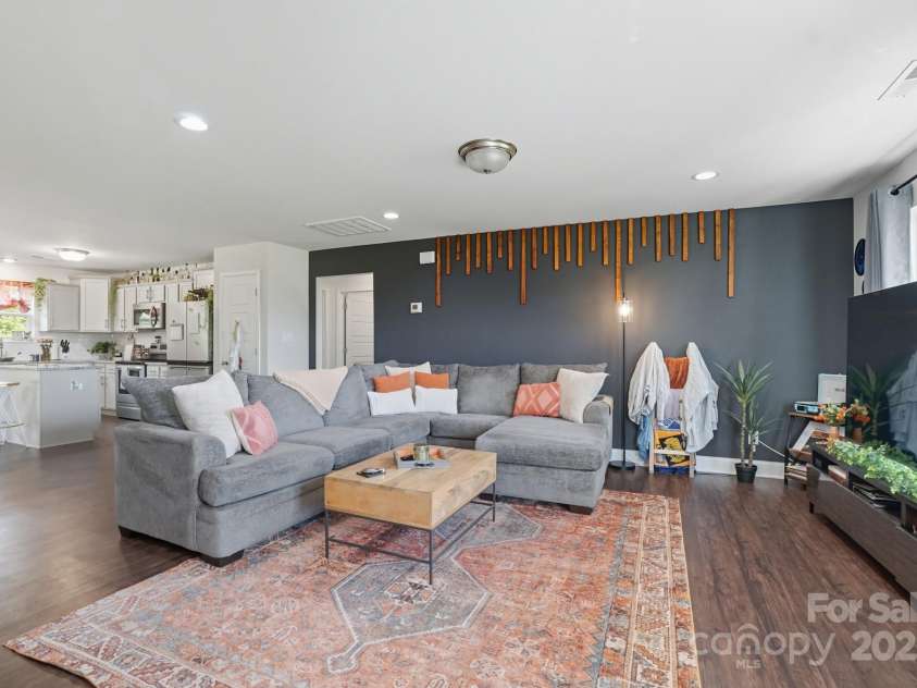 345 Knox Farm Road, Statesville, NC 28677.  MLS# CAR4304653, YatesRealty ID 1736. Open Layout Concept 