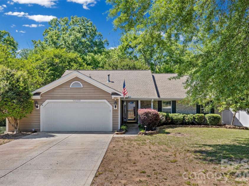 12103 Wagon Wheel Court, Charlotte, NC 28277.  MLS# CAR4373991, YatesRealty ID 17361. 