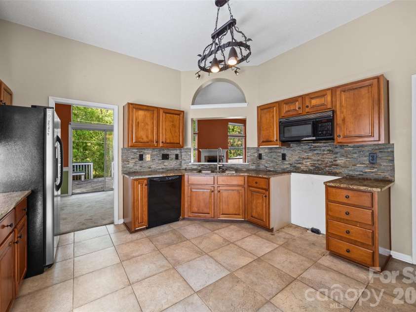 12103 Wagon Wheel Court, Charlotte, NC 28277.  MLS# CAR4373991, YatesRealty ID 17361. 