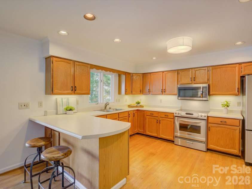 3940 Sandy Point Drive, York, SC 29745.  MLS# CAR4374280, YatesRealty ID 17362. Welcome to 3940 Sandy Point Drive! 