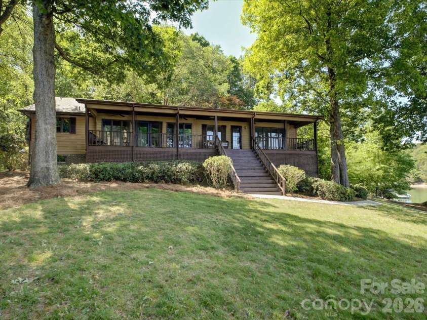 3940 Sandy Point Drive, York, SC 29745.  MLS# CAR4374280, YatesRealty ID 17362. Welcome to 3940 Sandy Point Drive! 