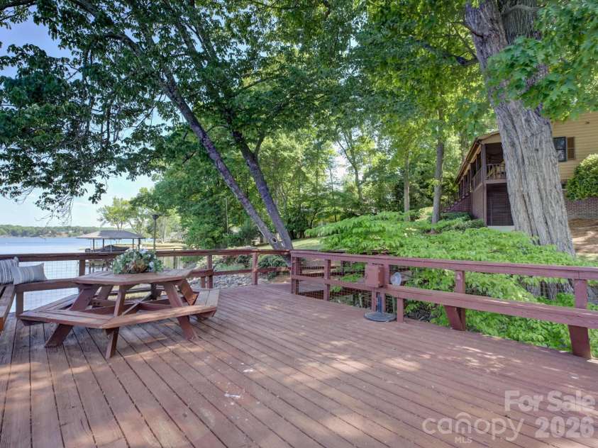 3940 Sandy Point Drive, York, SC 29745.  MLS# CAR4374280, YatesRealty ID 17362. Welcome to 3940 Sandy Point Drive! 