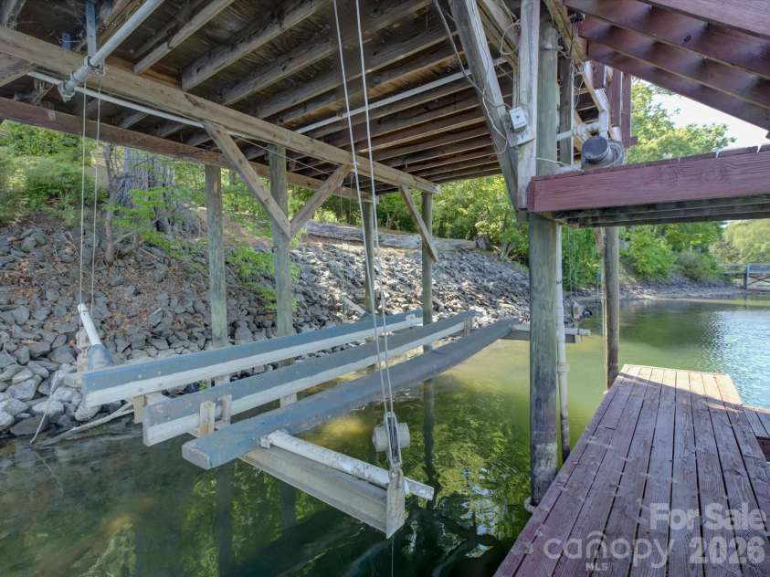 3940 Sandy Point Drive, York, SC 29745.  MLS# CAR4374280, YatesRealty ID 17362. Welcome to 3940 Sandy Point Drive! 