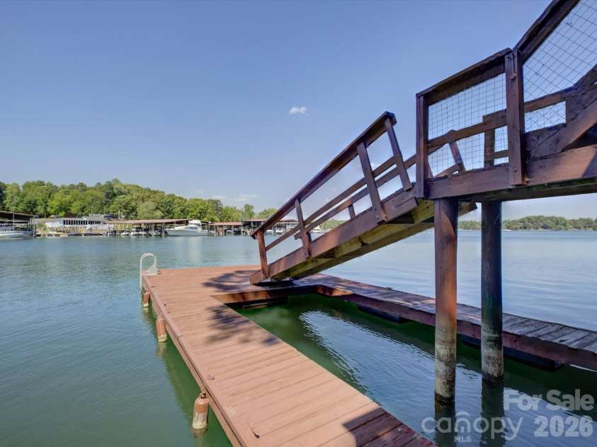 3940 Sandy Point Drive, York, SC 29745.  MLS# CAR4374280, YatesRealty ID 17362. Welcome to 3940 Sandy Point Drive! 