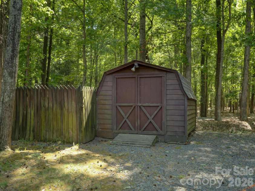 3940 Sandy Point Drive, York, SC 29745.  MLS# CAR4374280, YatesRealty ID 17362. Welcome to 3940 Sandy Point Drive! 