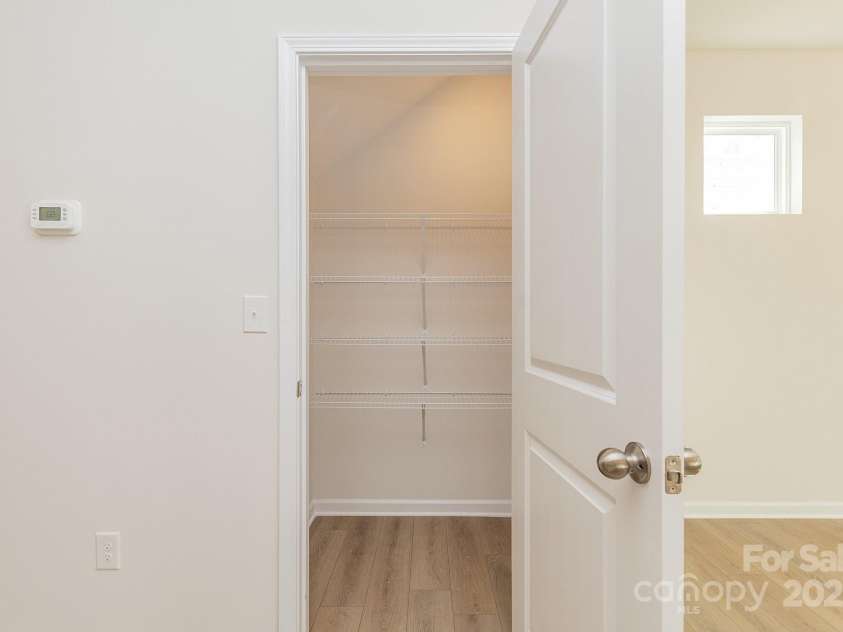 6024 Jasmine Branch Road, Charlotte, NC 28216.  MLS# CAR4260393, YatesRealty ID 17362. Suwanee Pantry