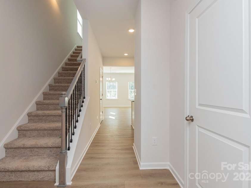 6024 Jasmine Branch Road, Charlotte, NC 28216.  MLS# CAR4260393, YatesRealty ID 17362. Suwanee Stairs