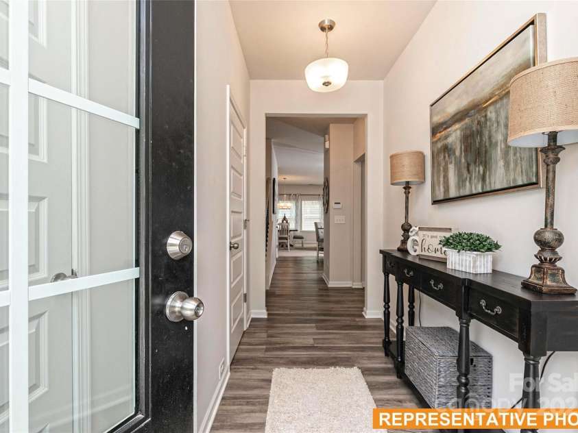 6005 Jasmine Branch Road, Charlotte, NC 28216.  MLS# CAR4260447, YatesRealty ID 17363. Suwanee Foyer