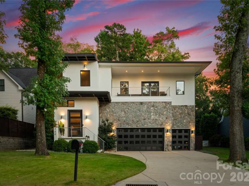 720 Ellsworth Road, Charlotte, NC 28211.  MLS# CAR4346480, YatesRealty ID 17365. 