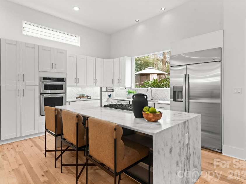 720 Ellsworth Road, Charlotte, NC 28211.  MLS# CAR4346480, YatesRealty ID 17365. 