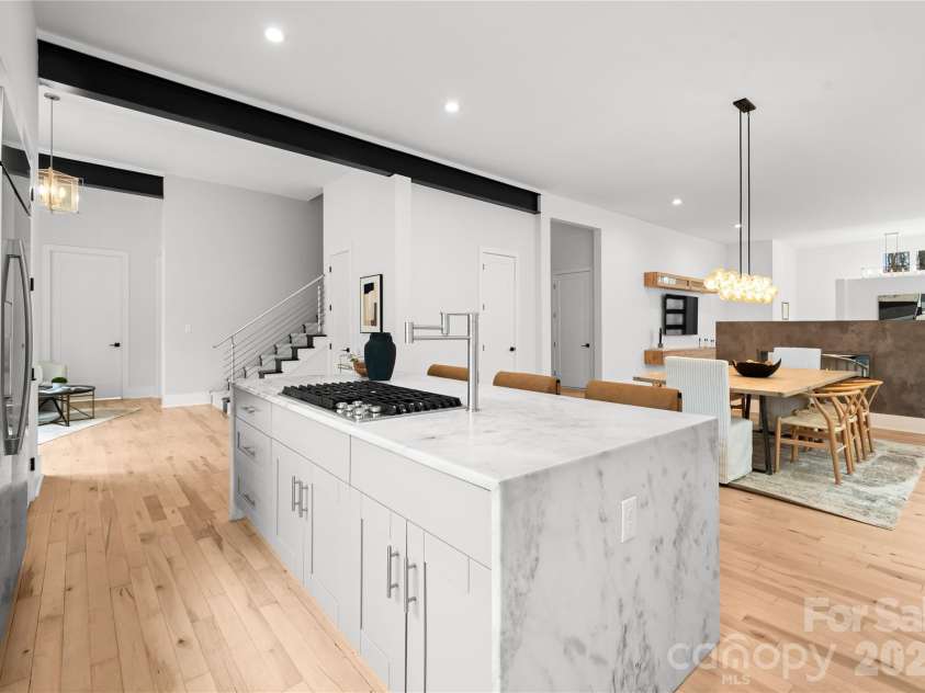 720 Ellsworth Road, Charlotte, NC 28211.  MLS# CAR4346480, YatesRealty ID 17365. 