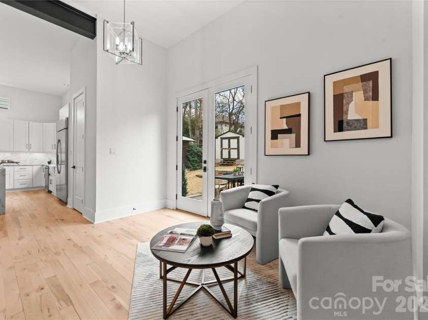 720 Ellsworth Road, Charlotte, NC 28211.  MLS# CAR4346480, YatesRealty ID 17365. 