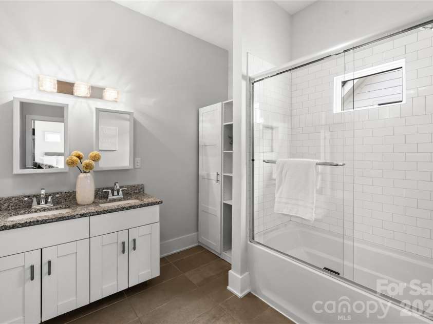 720 Ellsworth Road, Charlotte, NC 28211.  MLS# CAR4346480, YatesRealty ID 17365. 