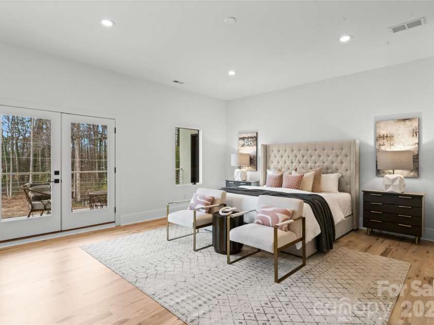 720 Ellsworth Road, Charlotte, NC 28211.  MLS# CAR4346480, YatesRealty ID 17365. 