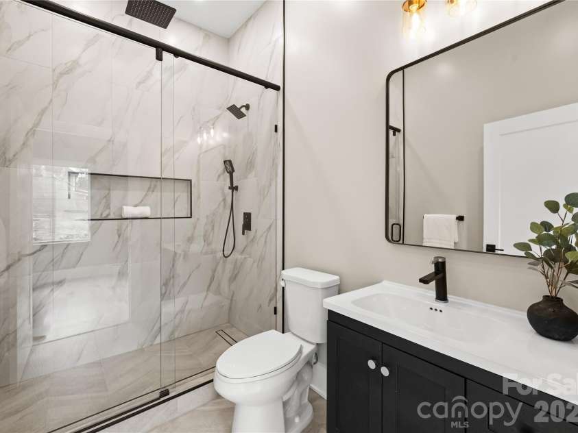720 Ellsworth Road, Charlotte, NC 28211.  MLS# CAR4346480, YatesRealty ID 17365. 