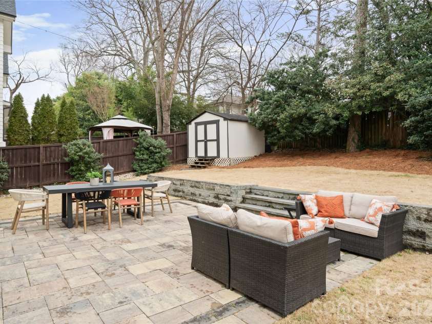 720 Ellsworth Road, Charlotte, NC 28211.  MLS# CAR4346480, YatesRealty ID 17365. 