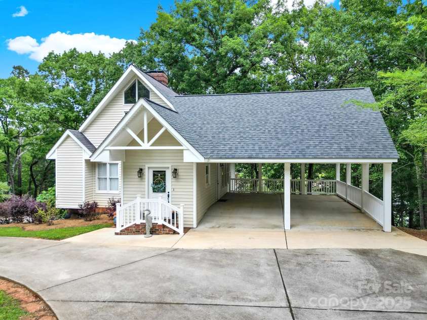 2248 White Heron Road, Liberty Hill, SC 29074.  MLS# CAR4263378, YatesRealty ID 17366. 