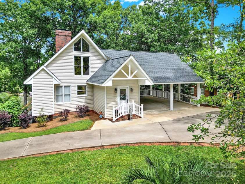 2248 White Heron Road, Liberty Hill, SC 29074.  MLS# CAR4263378, YatesRealty ID 17366. 
