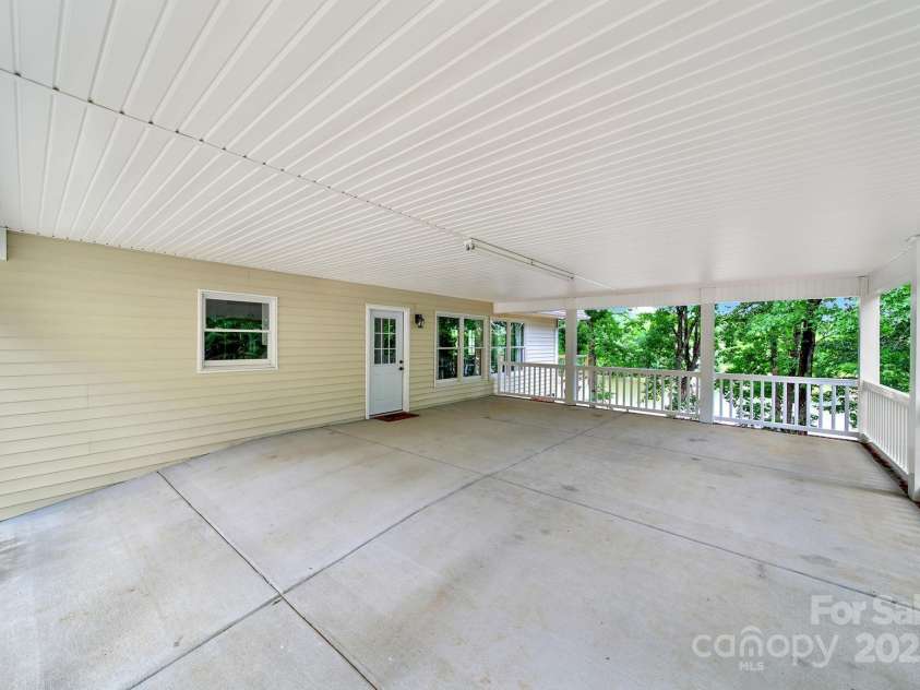 2248 White Heron Road, Liberty Hill, SC 29074.  MLS# CAR4263378, YatesRealty ID 17366. 