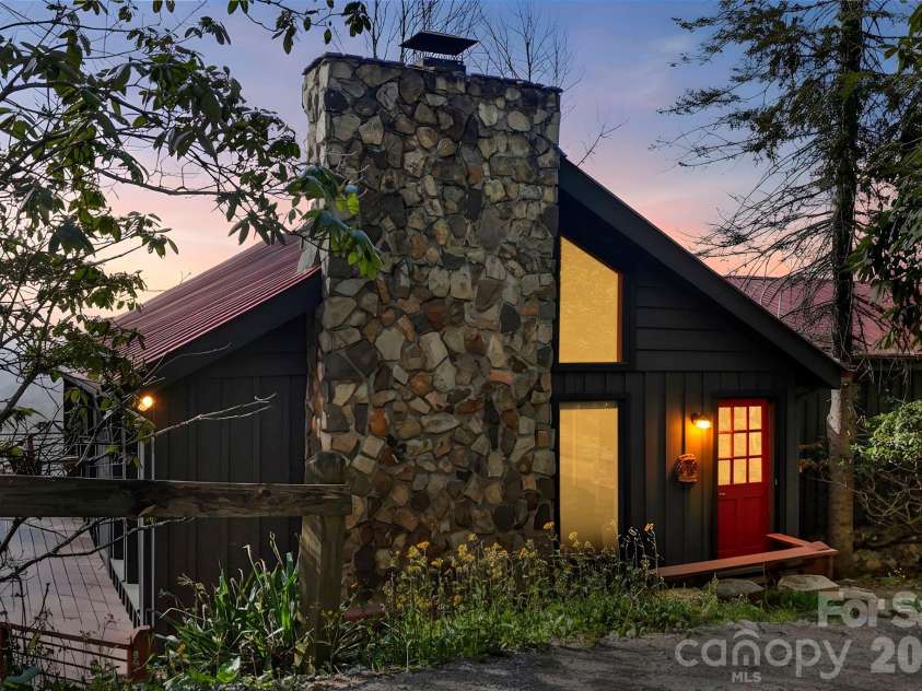 339 Granny Lewis Lane, Mars Hill, NC 28754.  MLS# CAR4373985, YatesRealty ID 17366. 