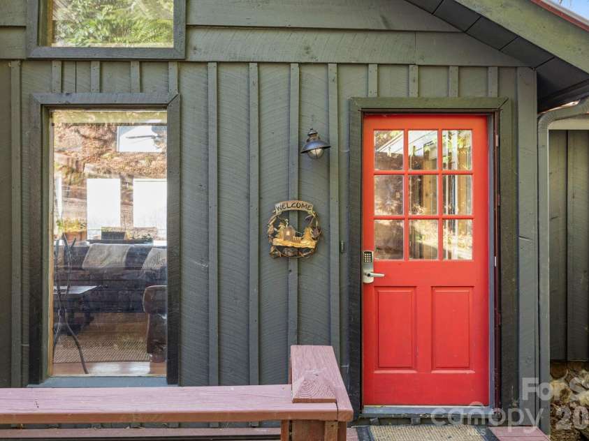 339 Granny Lewis Lane, Mars Hill, NC 28754.  MLS# CAR4373985, YatesRealty ID 17366. 
