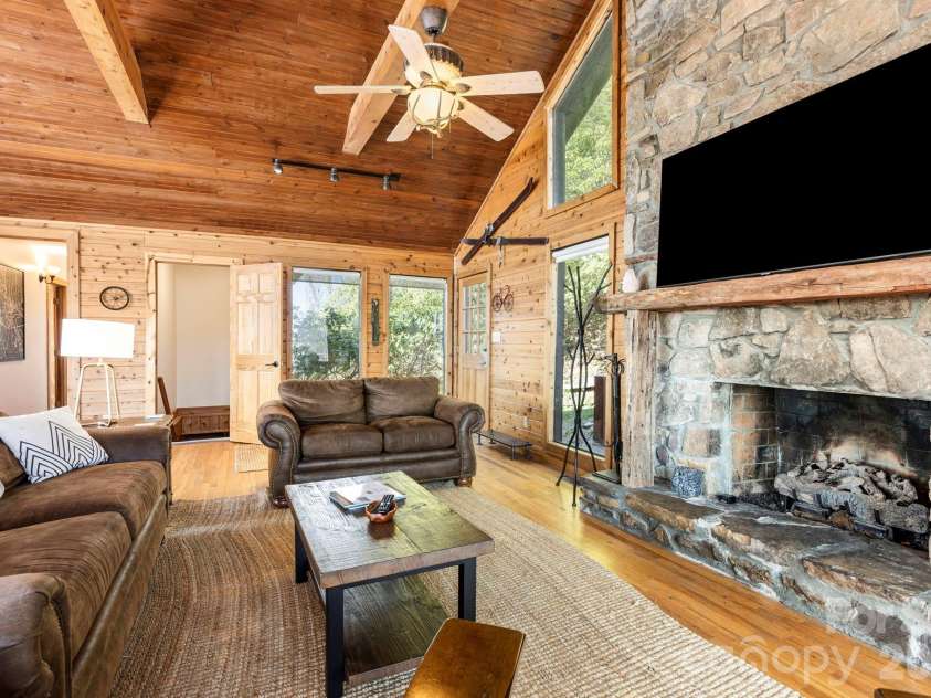 339 Granny Lewis Lane, Mars Hill, NC 28754.  MLS# CAR4373985, YatesRealty ID 17366. 