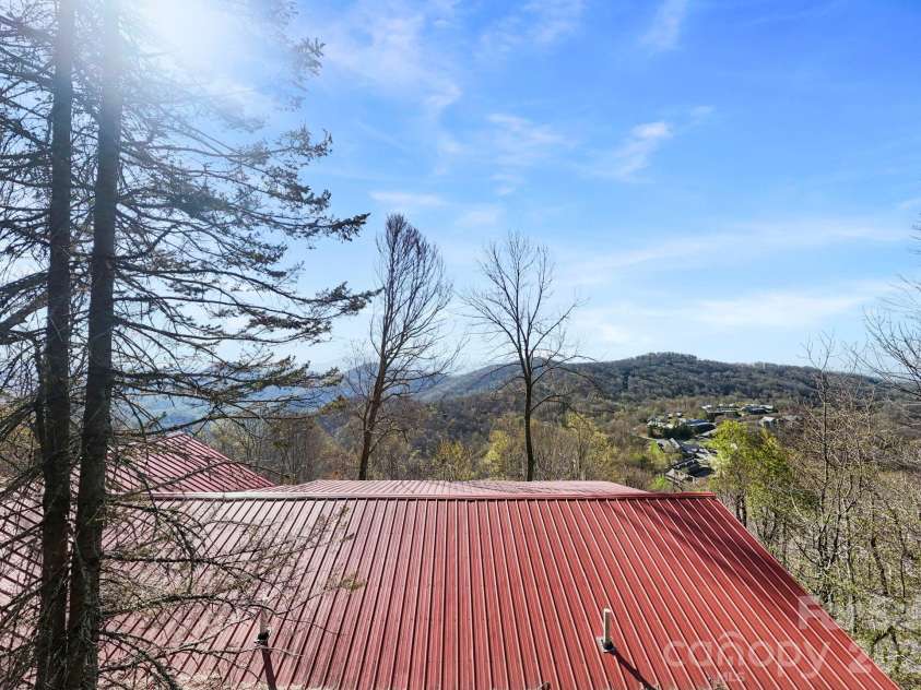 339 Granny Lewis Lane, Mars Hill, NC 28754.  MLS# CAR4373985, YatesRealty ID 17366. 