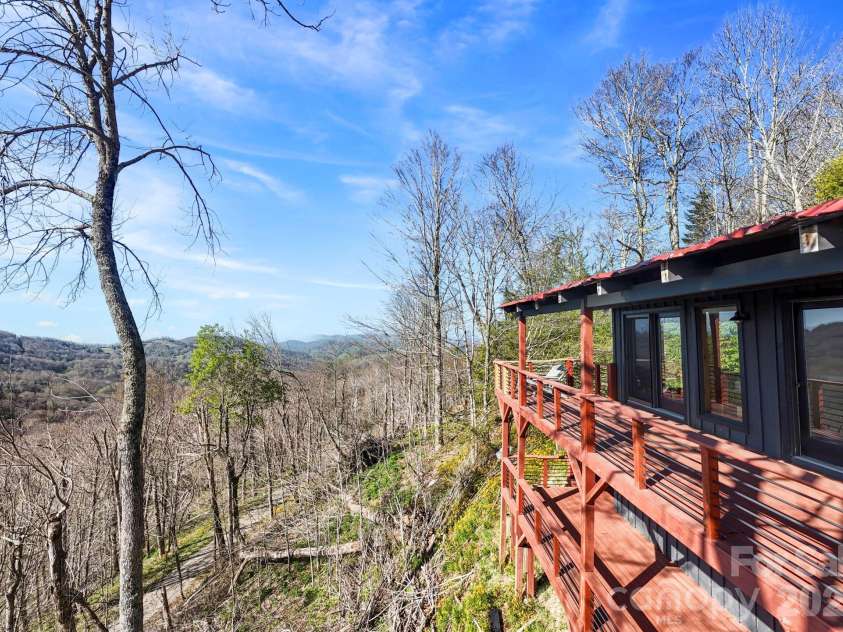 339 Granny Lewis Lane, Mars Hill, NC 28754.  MLS# CAR4373985, YatesRealty ID 17366. 
