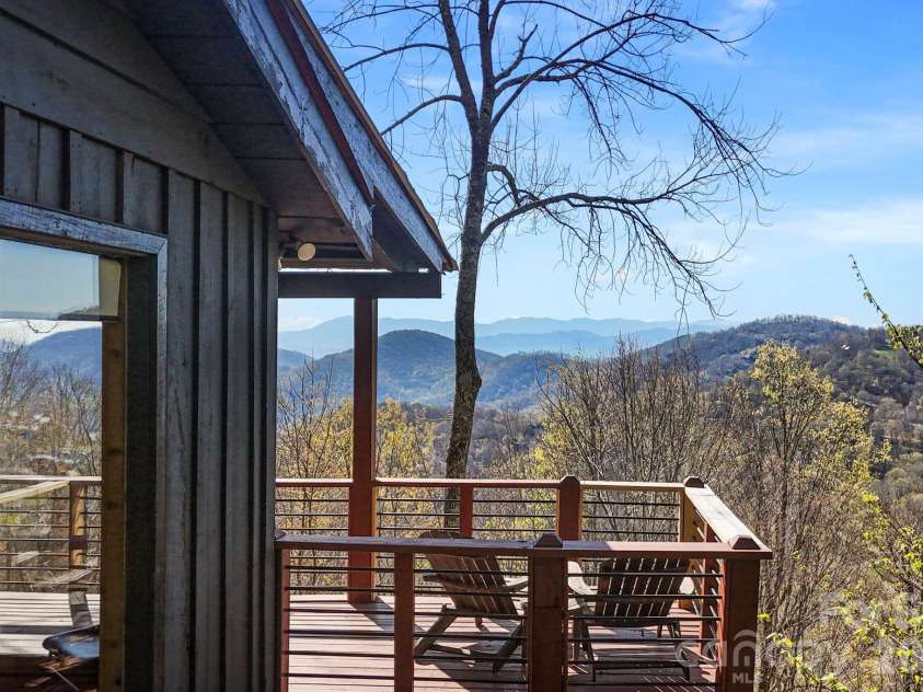339 Granny Lewis Lane, Mars Hill, NC 28754.  MLS# CAR4373985, YatesRealty ID 17366. 