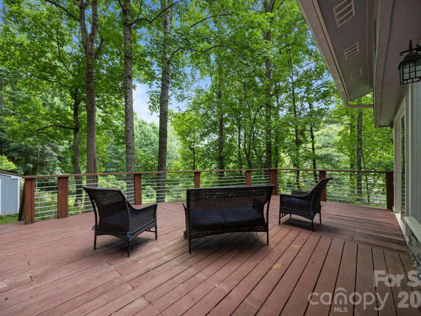 193 Timberside Drive, Mars Hill, NC 28754.  MLS# CAR4272349, YatesRealty ID 17368. 
