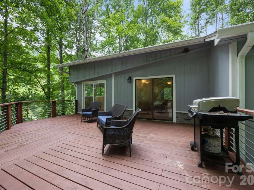 193 Timberside Drive, Mars Hill, NC 28754.  MLS# CAR4272349, YatesRealty ID 17368. 